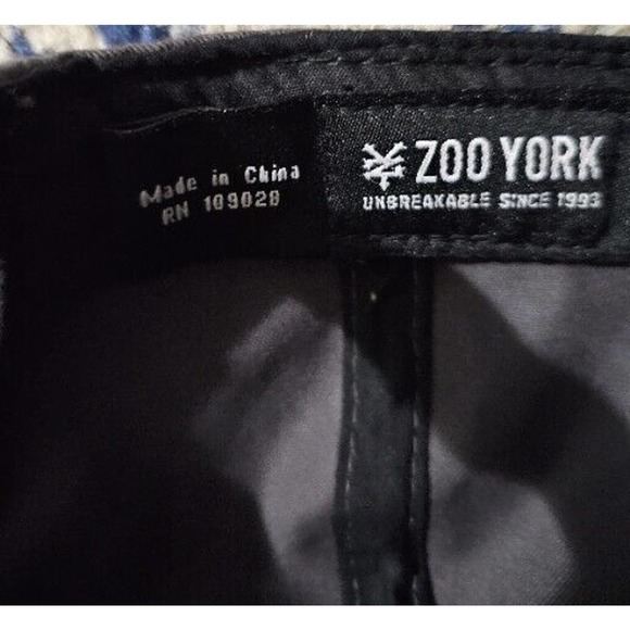 Zoo York Baseball Hat Bird Mascot Logo Embroidered Red Gray Snapback OSFA - Picture 11 of 11